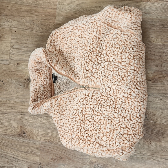 Express Cozy Oversized Pullover - Picture 9 of 9